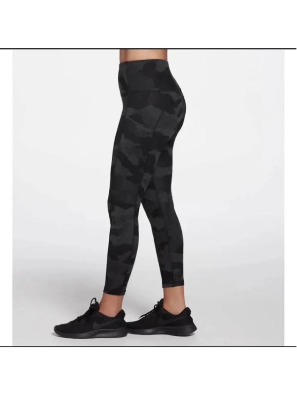 Women's The North Face Luxe Motivation Black/Gray Camo 7/8 Sz L